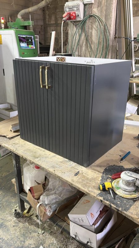 خزانه دفتين محزز بالطول